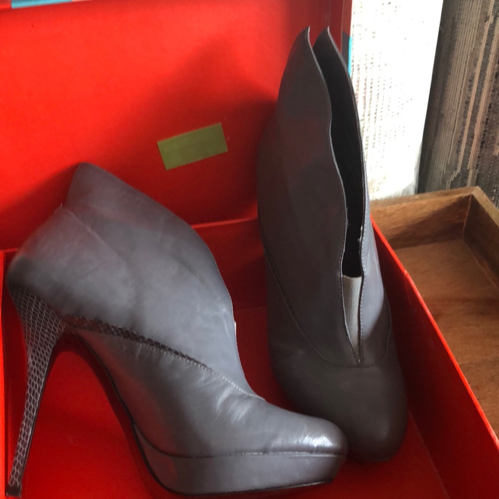 Women’s shoes
